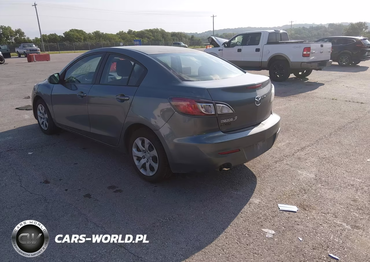 2012 Mazda Mazda3 I Sport VIN:JM1BL1UF9C1529739 - 3
