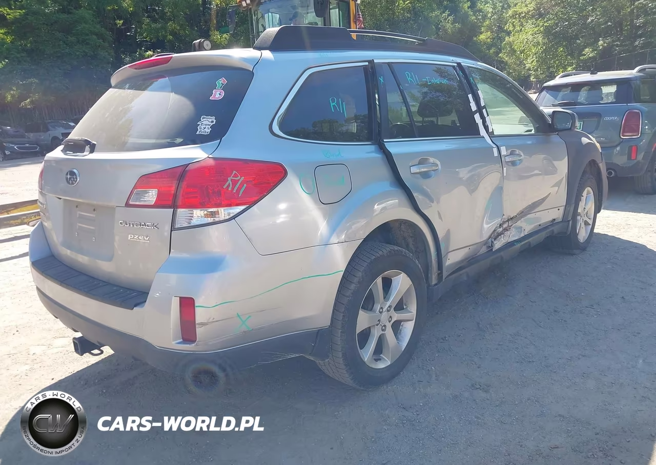 2013 Subaru Outback 2.5I Premium VIN:4S4BRBGC8D3292703 - 4