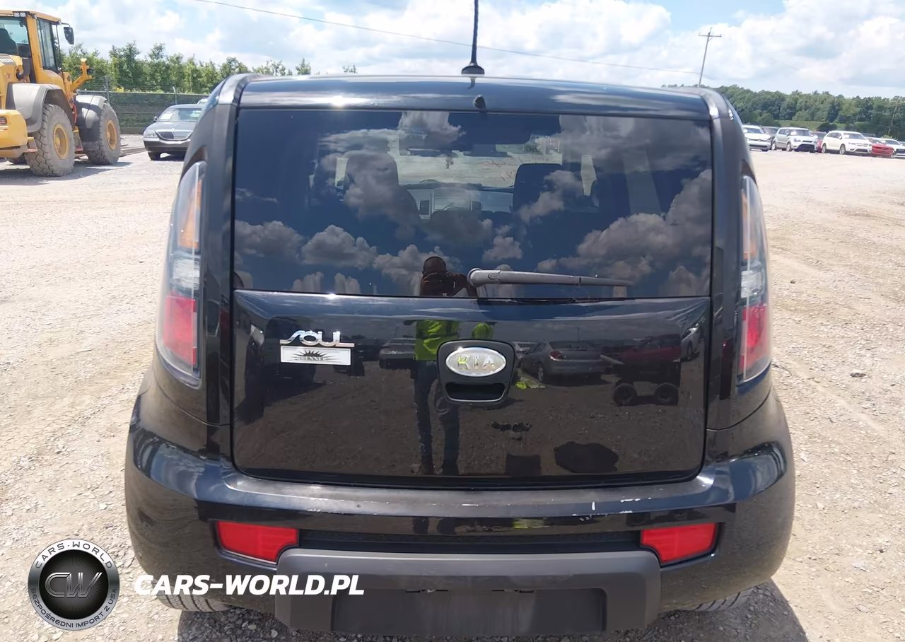 2010 Kia Soul + VIN:KNDJT2A29A7055840 - 16