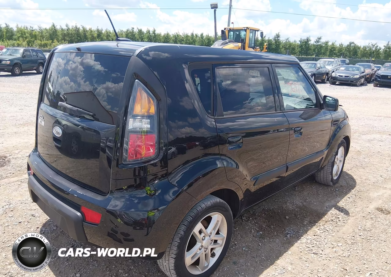 2010 Kia Soul + VIN:KNDJT2A29A7055840 - 4