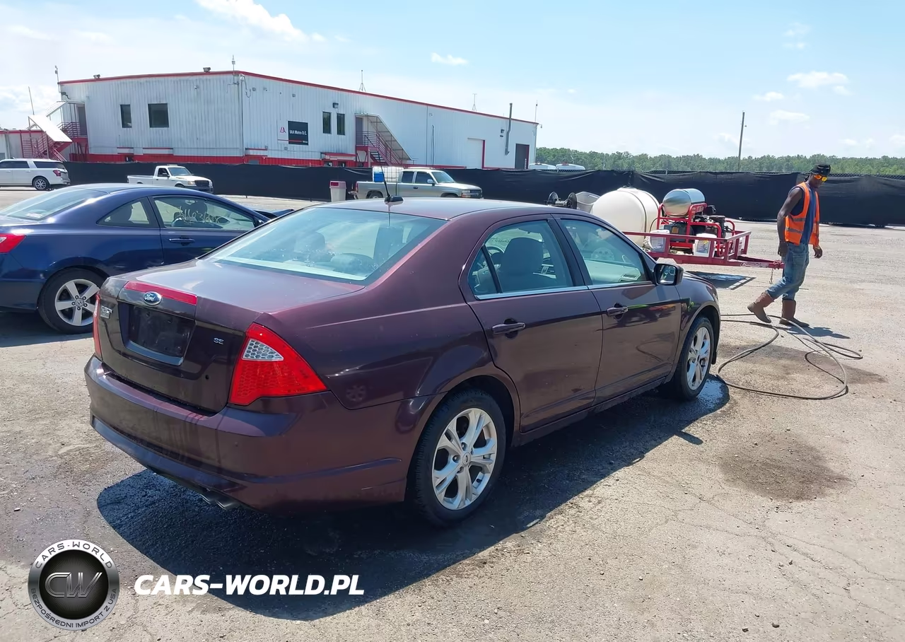 2012 Ford Fusion Se VIN:3FAHP0HA2CR373384 - 4