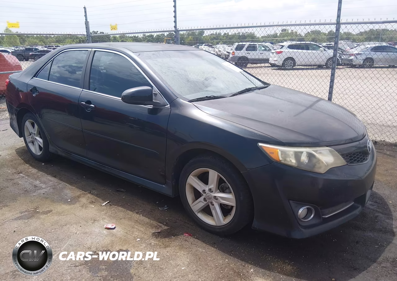 2013 Toyota Camry Se – zdjęcie 1 z 15