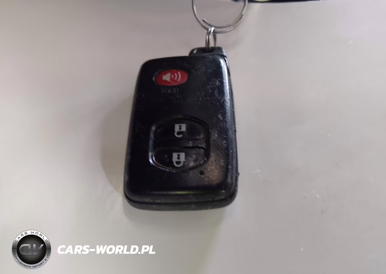 2015 Toyota Prius Two VIN:JTDKN3DU1F1926600 - 11