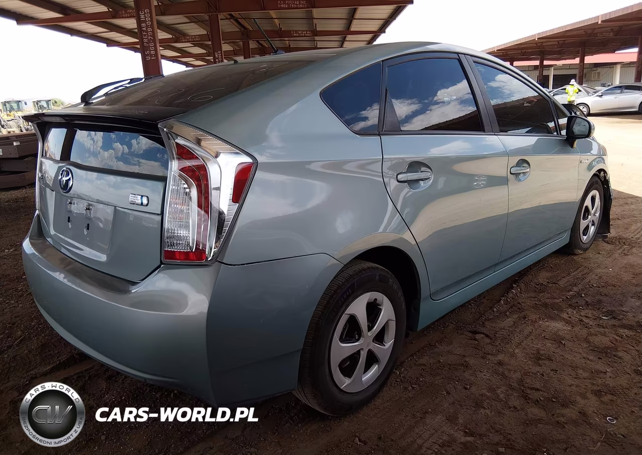 2015 Toyota Prius Two VIN:JTDKN3DU1F1926600 - 4