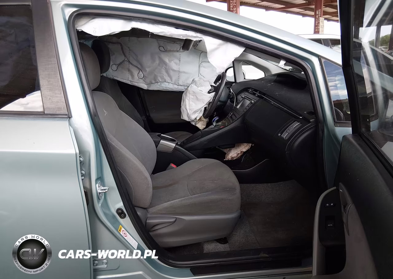 2015 Toyota Prius Two VIN:JTDKN3DU1F1926600 - 5