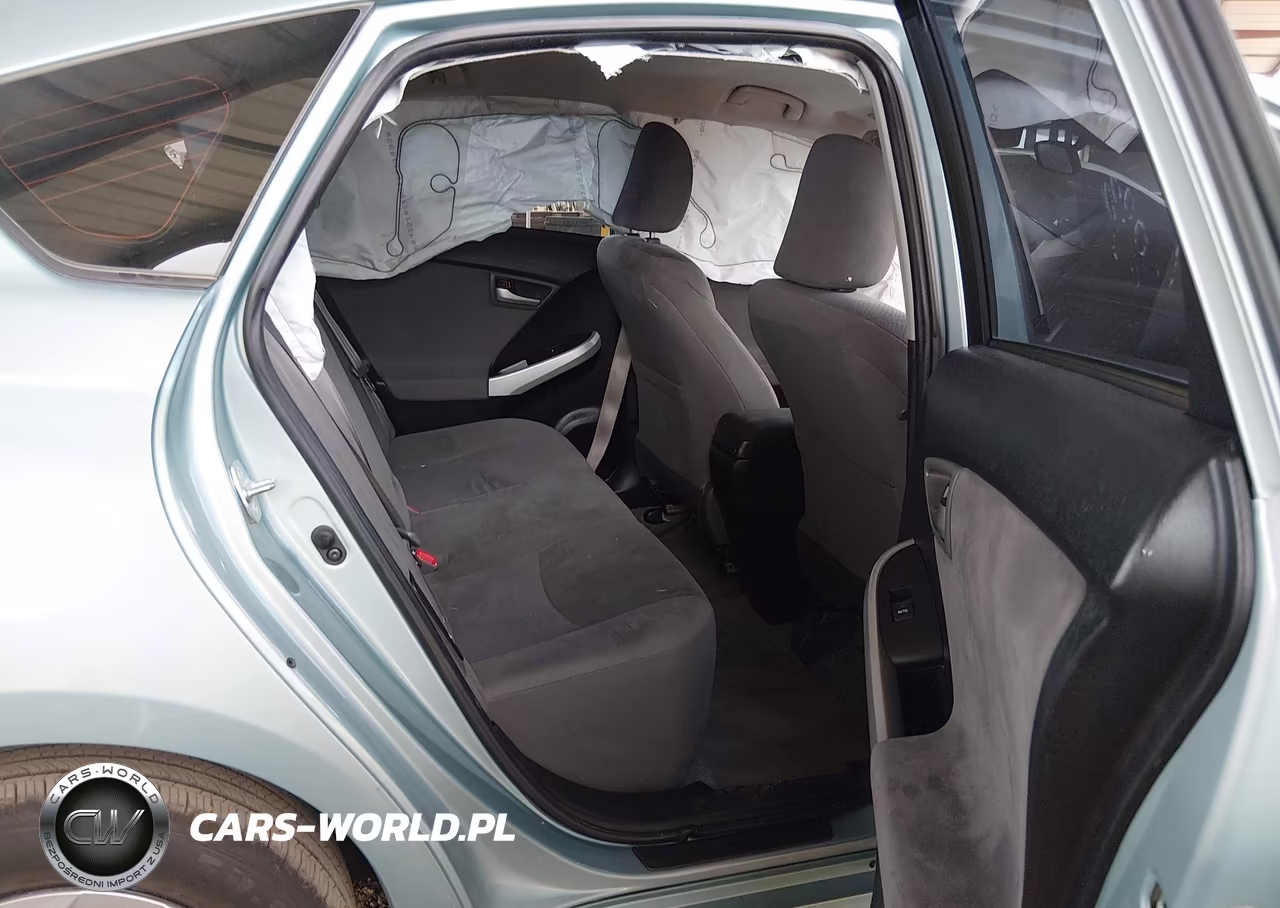 2015 Toyota Prius Two VIN:JTDKN3DU1F1926600 - 8