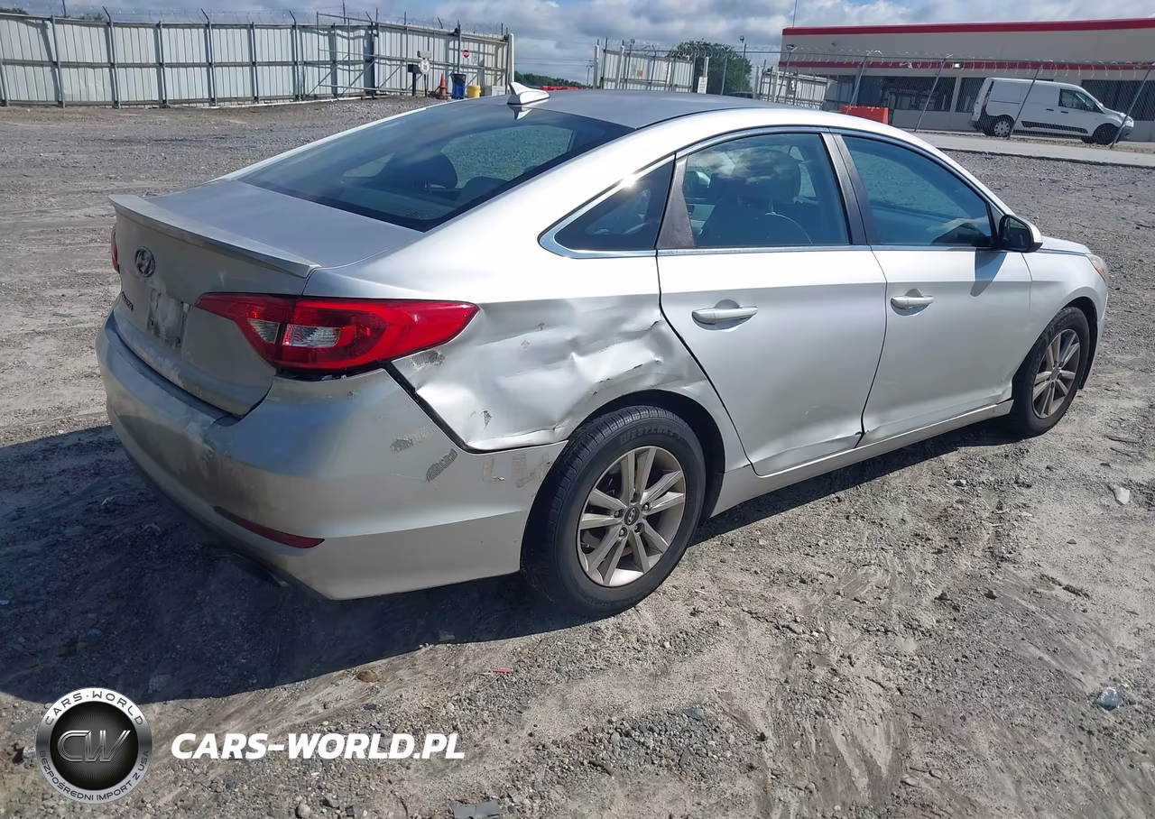 2016 Hyundai Sonata Se VIN:5NPE24AF3GH365571 - 4
