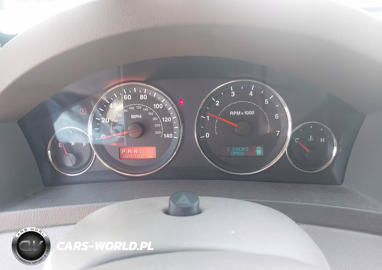 2007 Jeep Grand Cherokee Laredo VIN:1J8GR48K77C581936 - 7