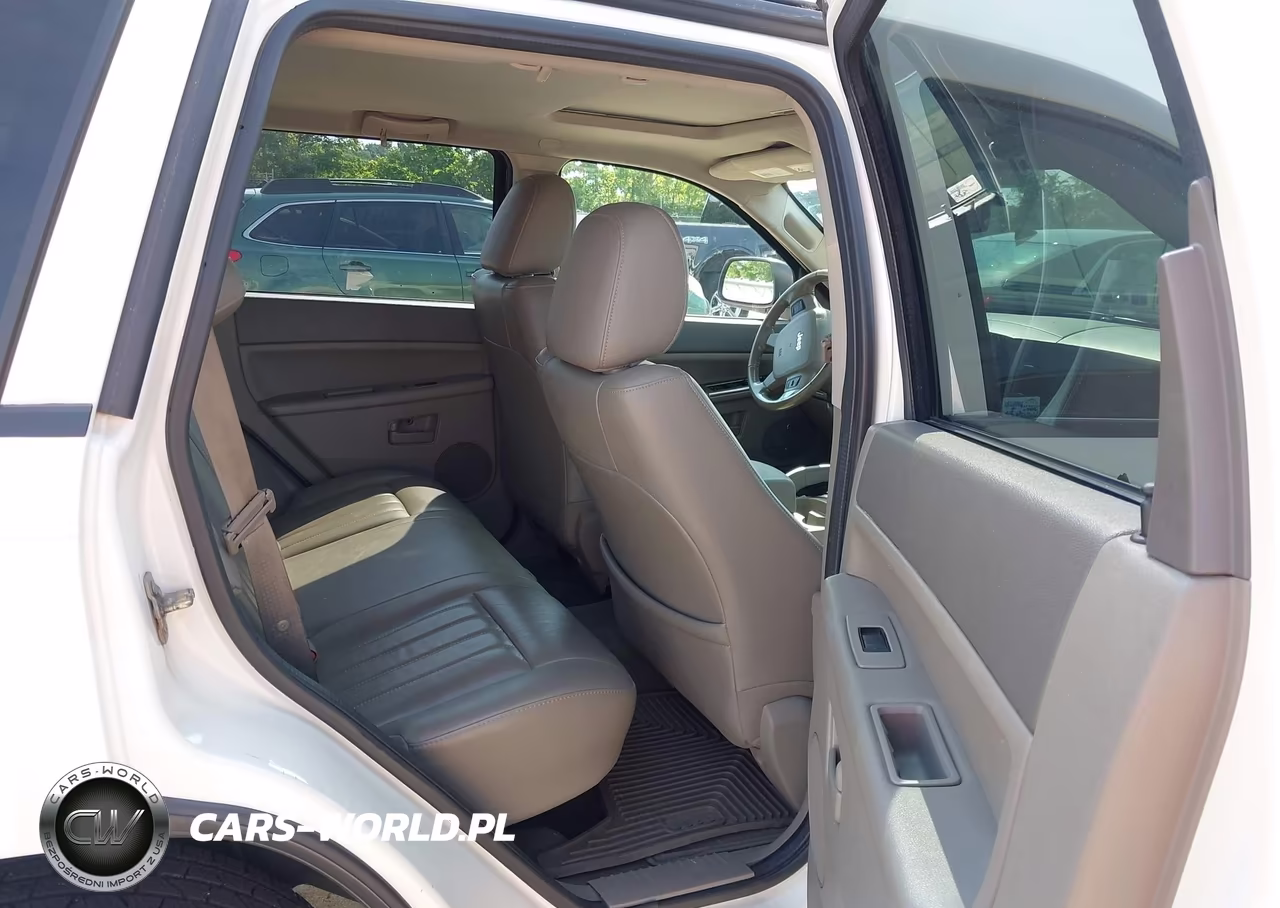 2007 Jeep Grand Cherokee Laredo VIN:1J8GR48K77C581936 - 8
