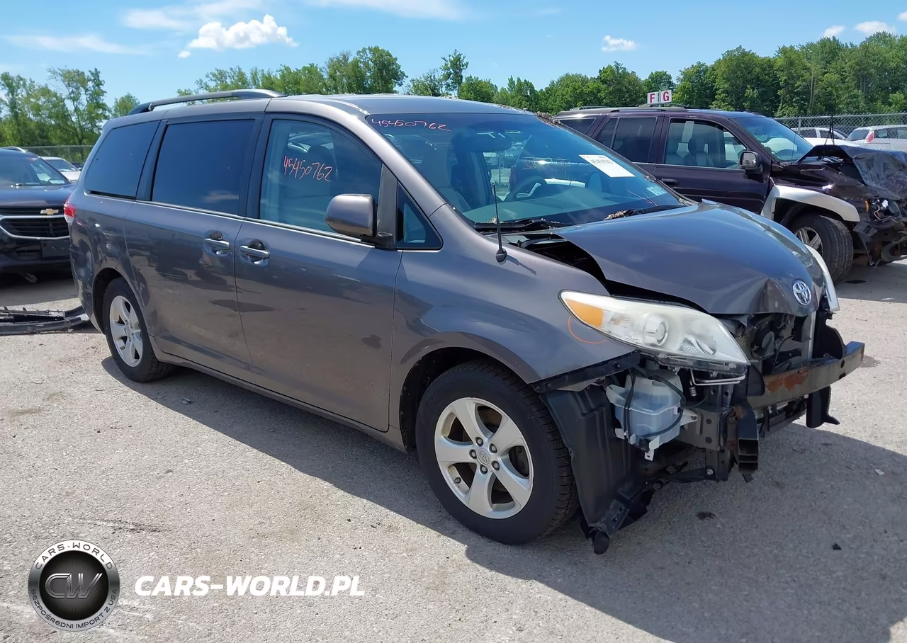 2014 Toyota Sienna Le V6 8 Passenger – zdjęcie 1 z 17