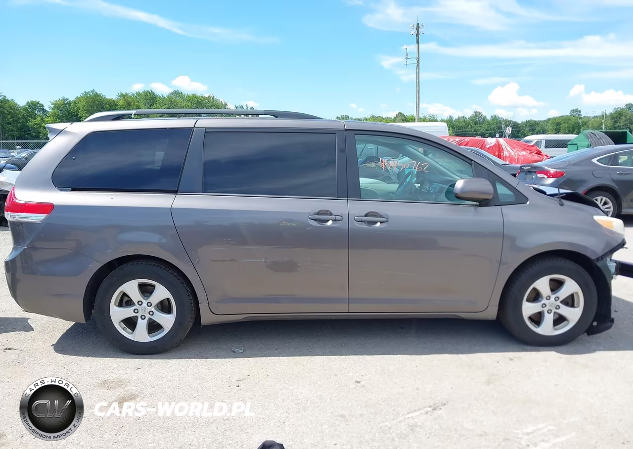 2014 Toyota Sienna Le V6 8 Passenger VIN:5TDKK3DC6ES467209 - 14