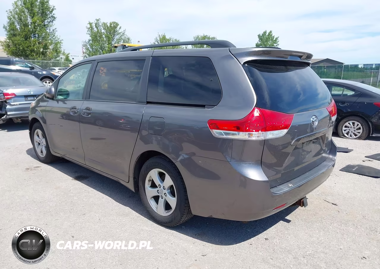 2014 Toyota Sienna Le V6 8 Passenger VIN:5TDKK3DC6ES467209 - 3