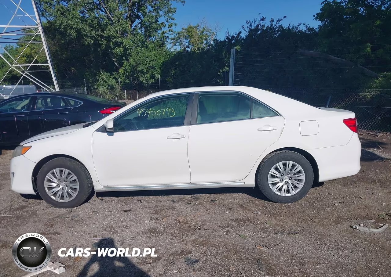 2013 Toyota Camry Le VIN:4T1BF1FK9DU644404 - 14