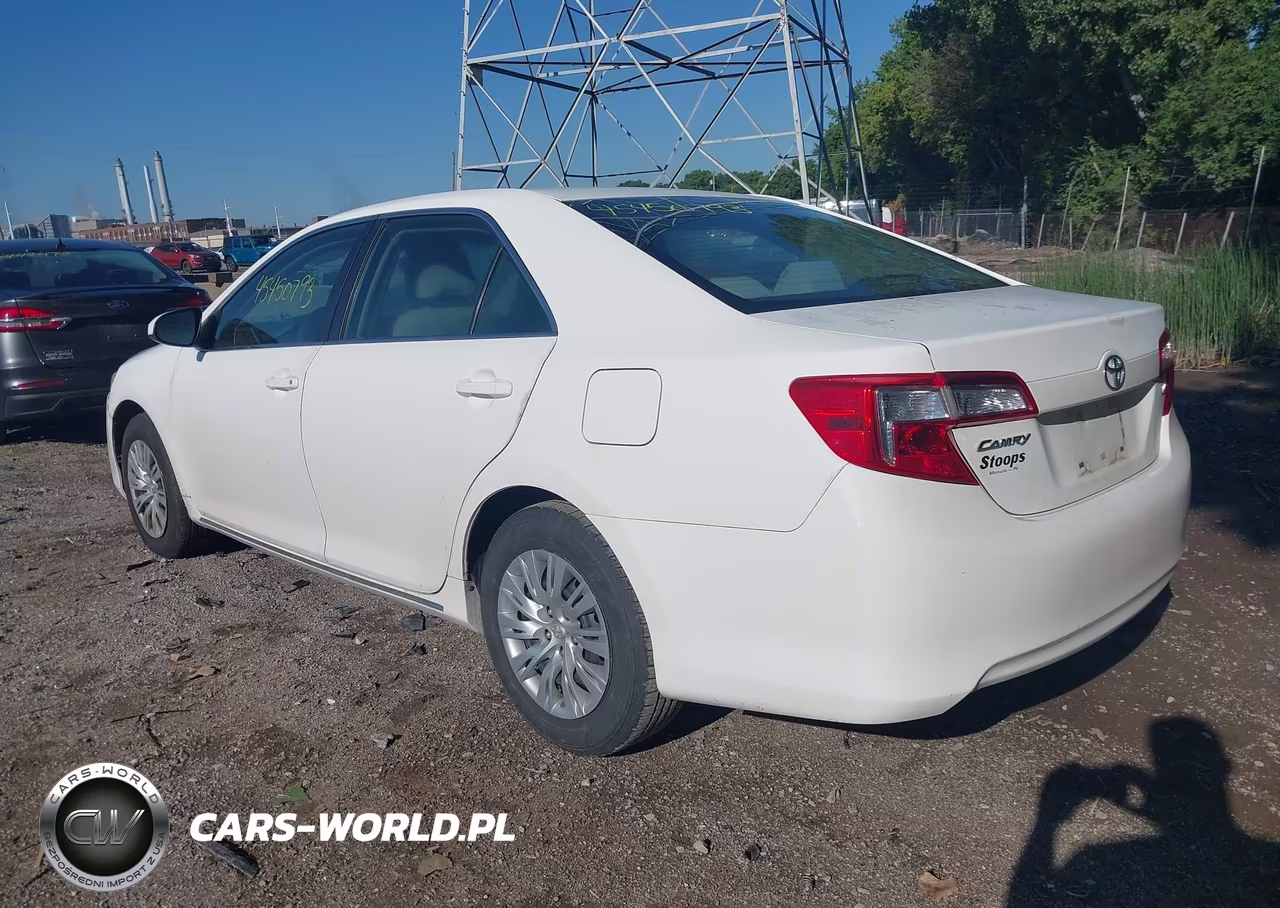 2013 Toyota Camry Le VIN:4T1BF1FK9DU644404 - 3