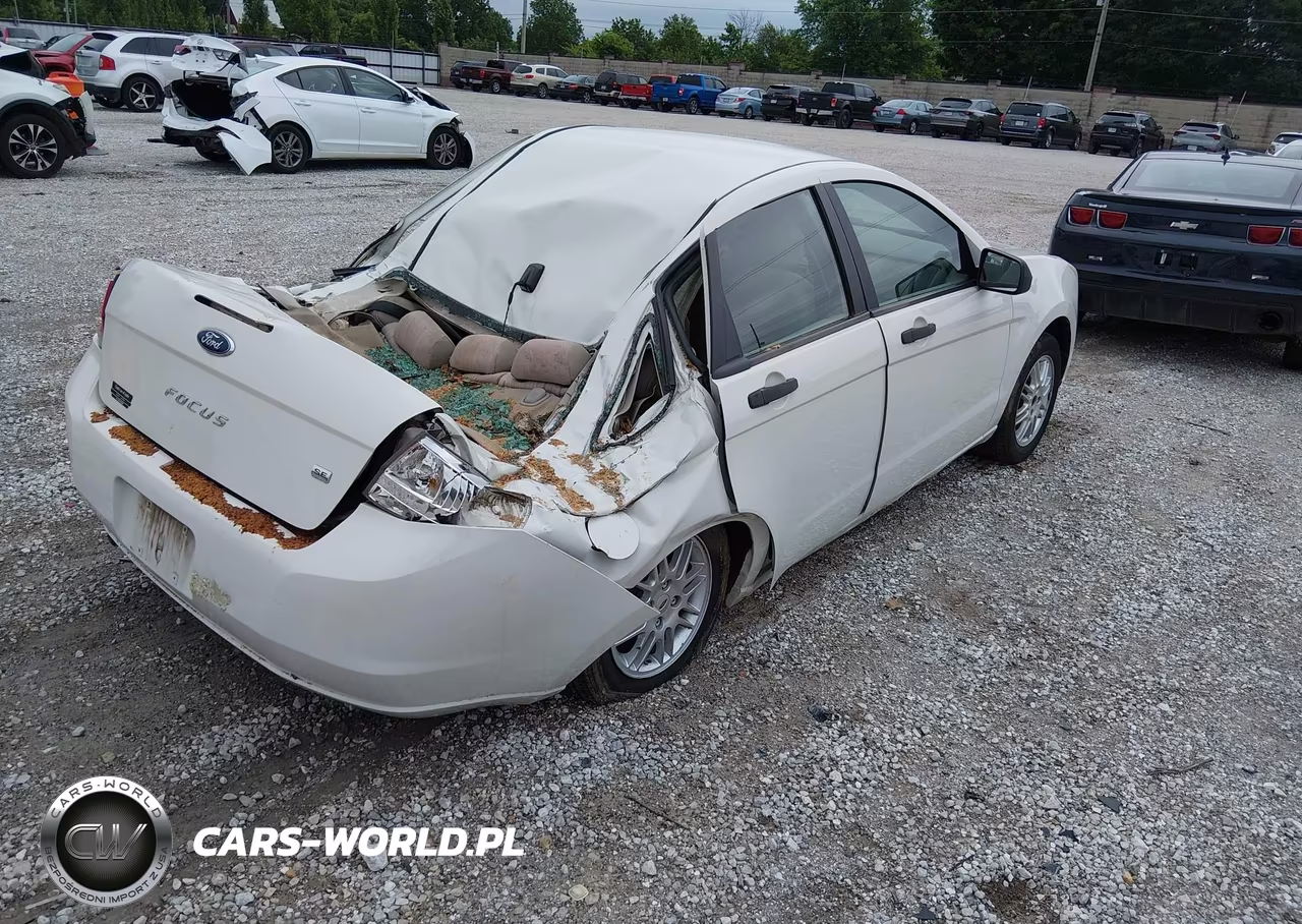 2010 Ford Focus Se VIN:1FAHP3FN1AW211649 - 4