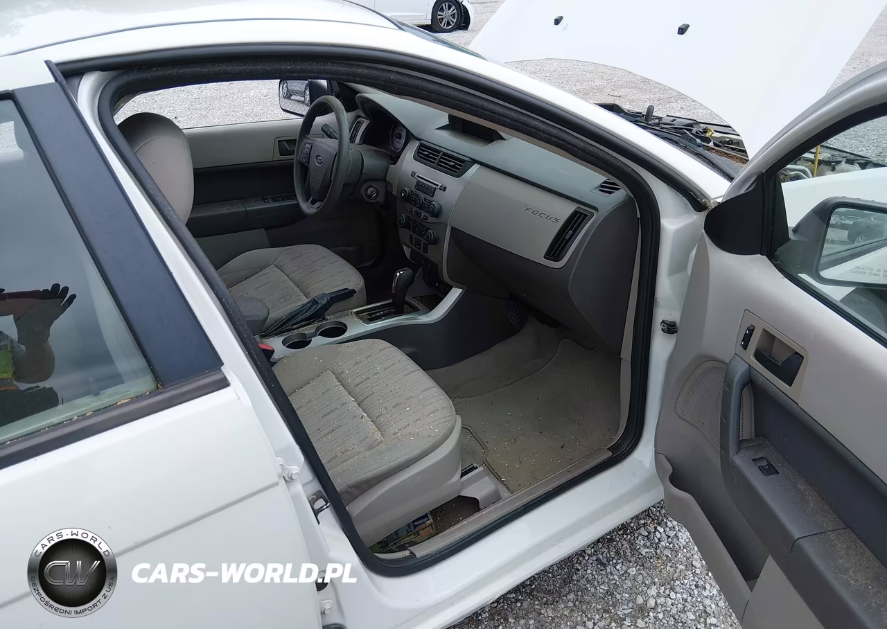 2010 Ford Focus Se VIN:1FAHP3FN1AW211649 - 5