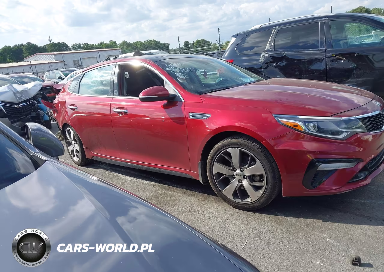 2020 Kia Optima S VIN:5XXGT4L32LG417884 - 13