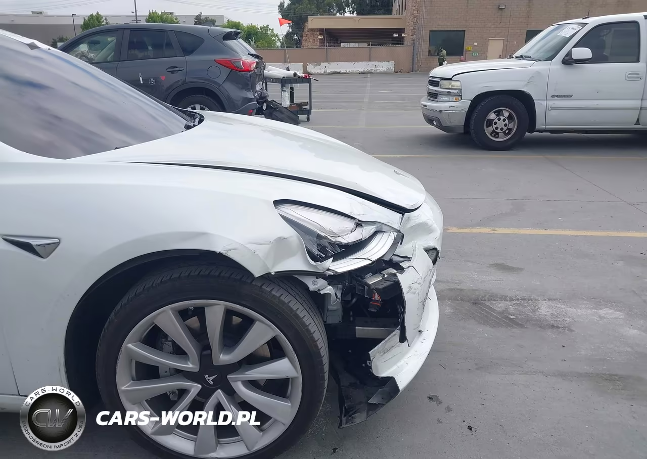 2018 Tesla Model 3 VIN:5YJ3E1EA4JF164585 - 12