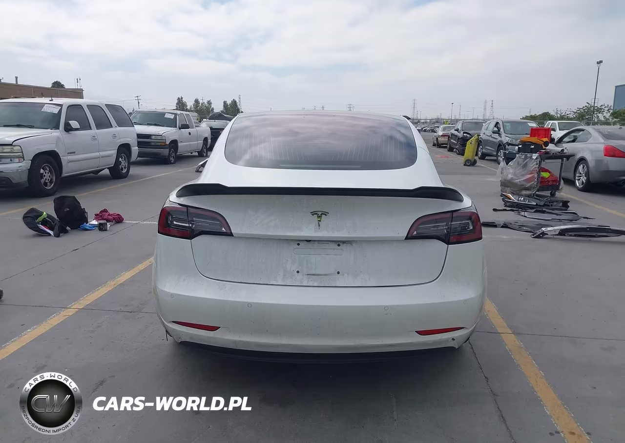 2018 Tesla Model 3 VIN:5YJ3E1EA4JF164585 - 17