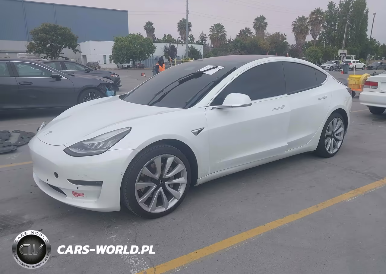2018 Tesla Model 3 VIN:5YJ3E1EA4JF164585 - 2