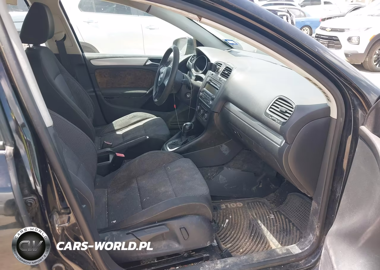 2011 Volkswagen Golf 2.5L 4-Door VIN:WVWDA7AJ0BW218079 - 5