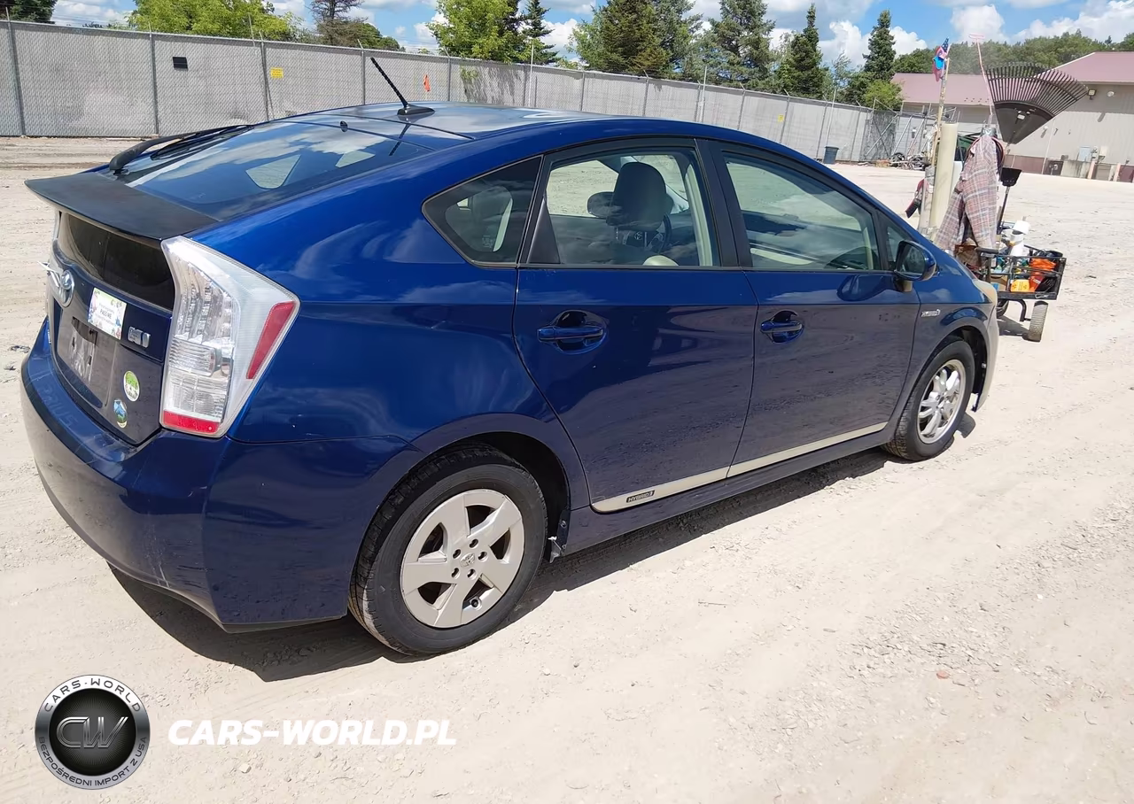 2011 Toyota Prius Four VIN:JTDKN3DU7B0294685 - 4