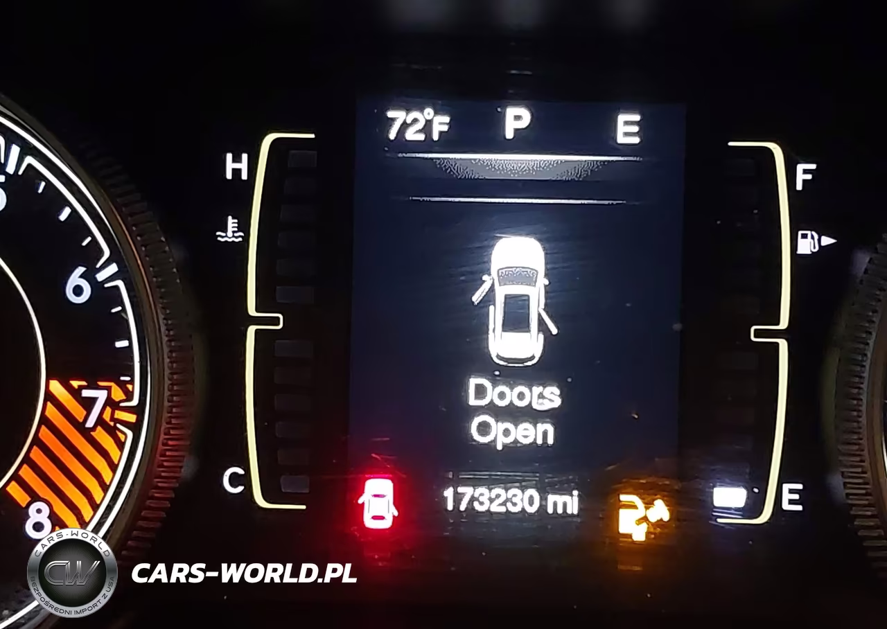 2015 Jeep Cherokee Latitude VIN:1C4PJMCS7FW679724 - 15