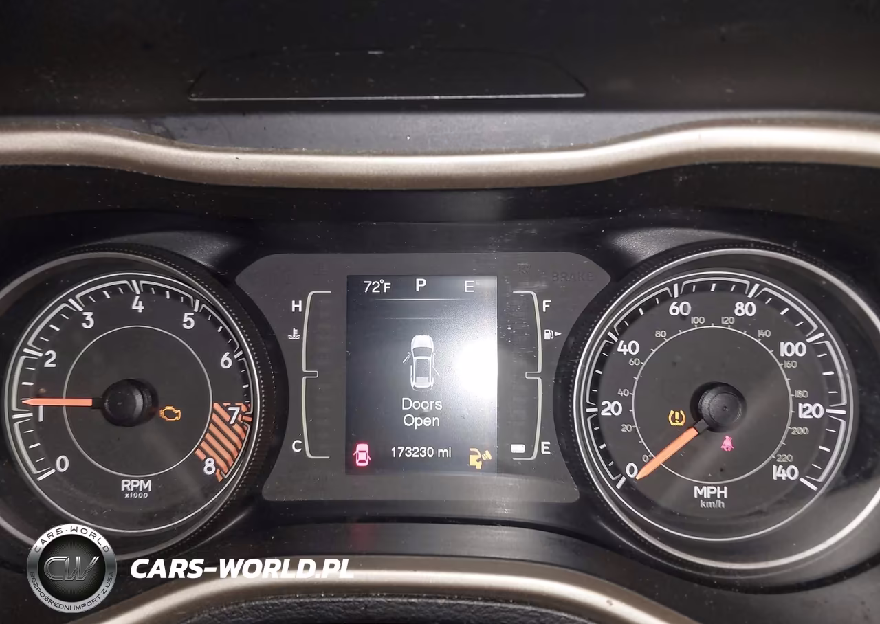 2015 Jeep Cherokee Latitude VIN:1C4PJMCS7FW679724 - 7