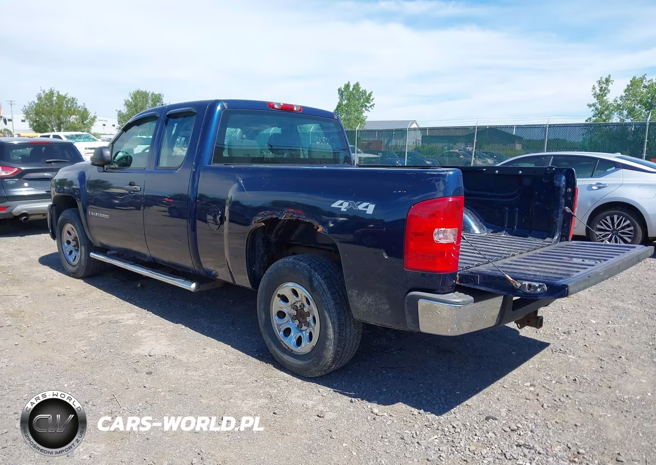 2008 Chevrolet Silverado 1500 Work Truck VIN:2GCEK19J181112193 - 3