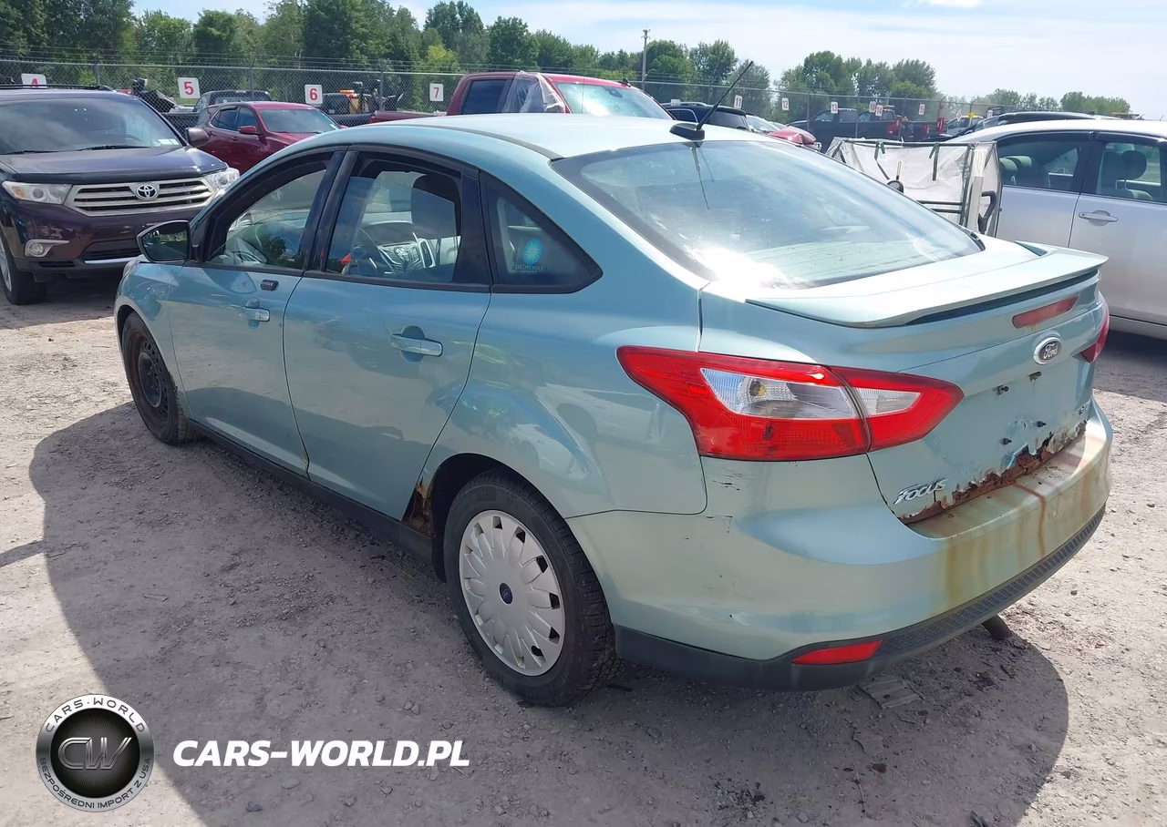 2012 Ford Focus Se VIN:1FAHP3F22CL352076 - 3