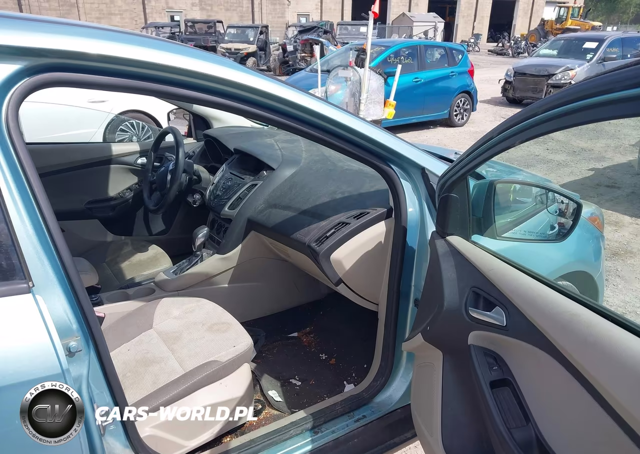 2012 Ford Focus Se VIN:1FAHP3F22CL352076 - 5