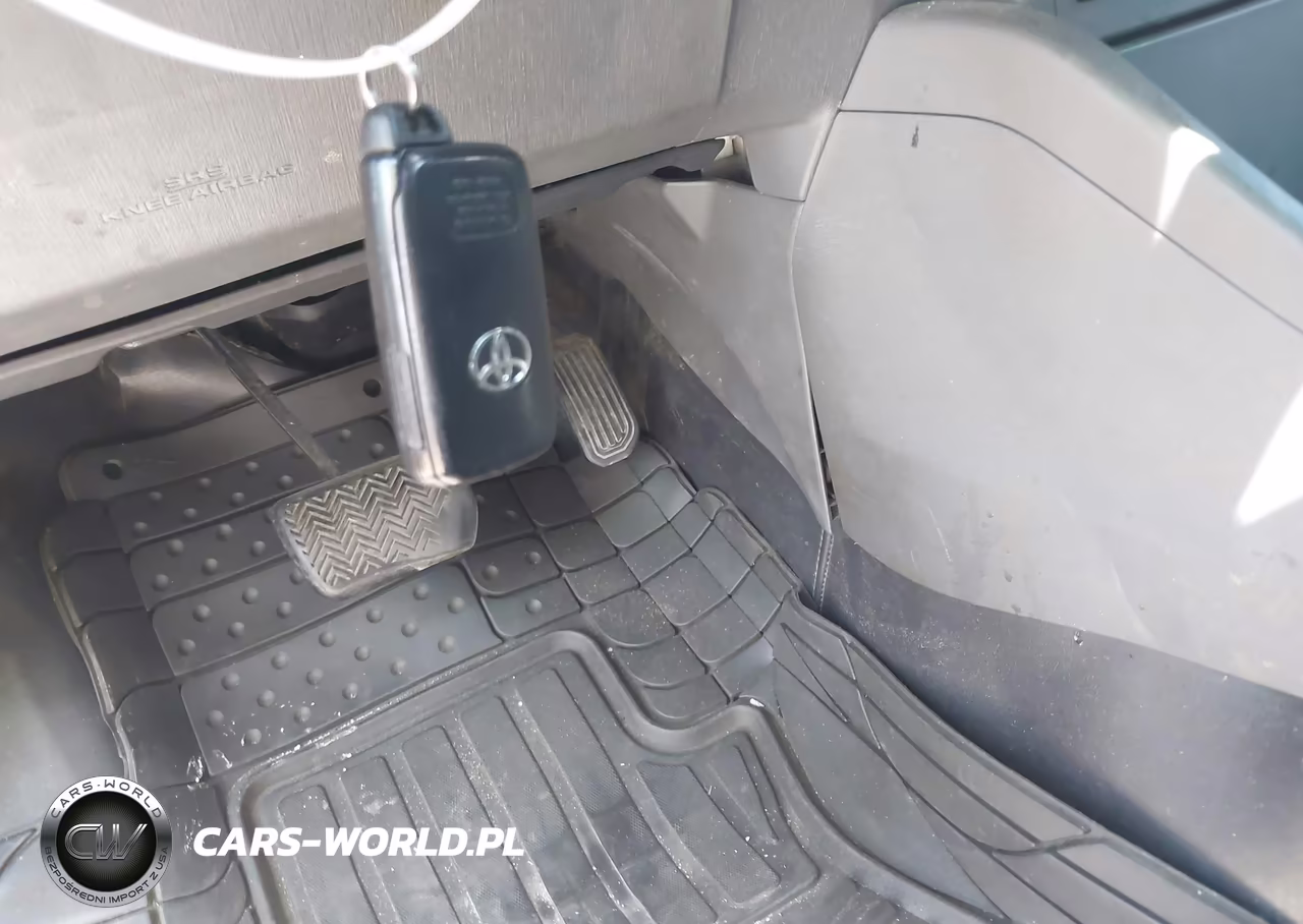2013 Toyota Prius V Five VIN:JTDZN3EUXD3226590 - 11