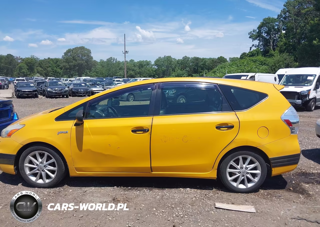 2013 Toyota Prius V Five VIN:JTDZN3EUXD3226590 - 14