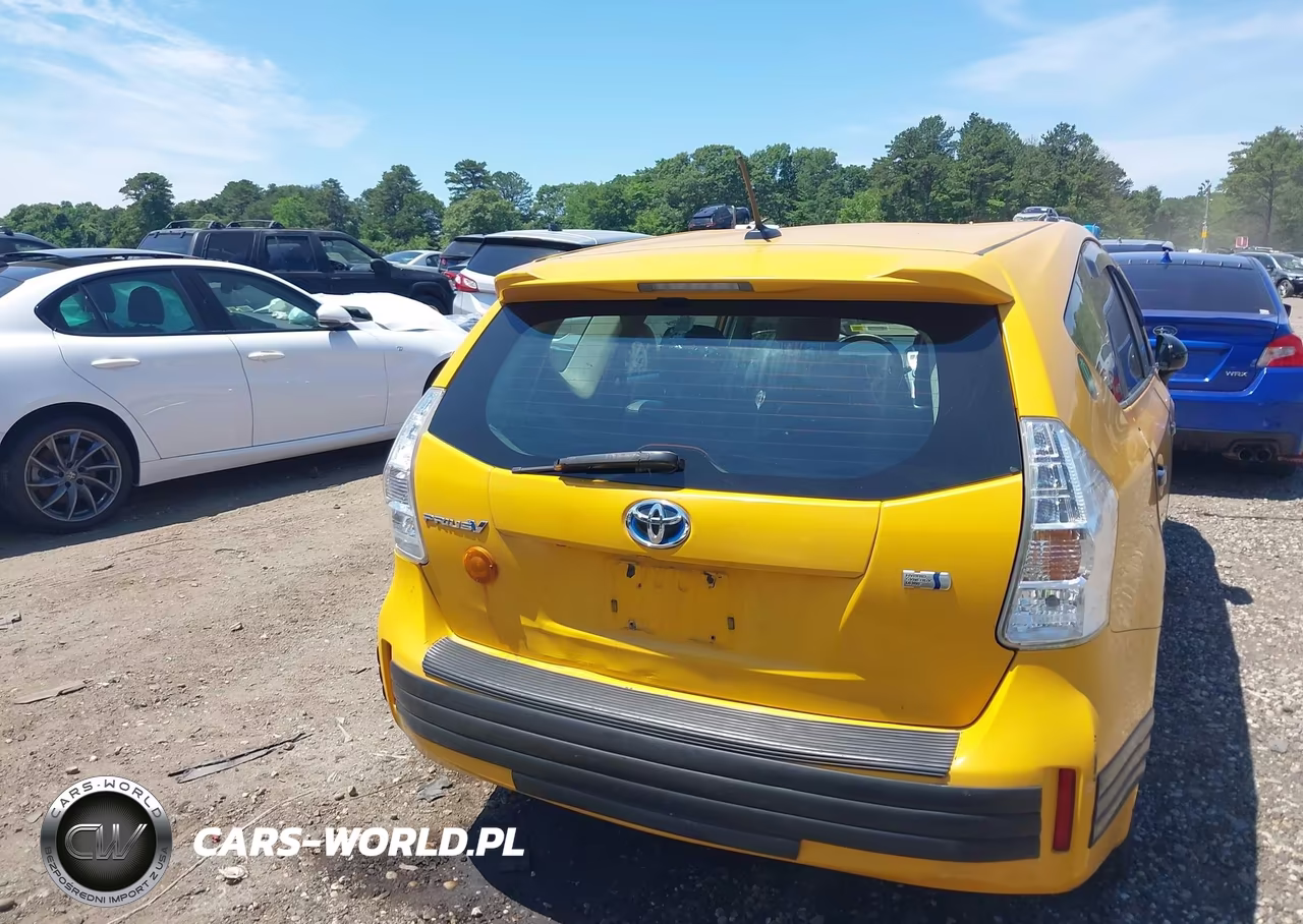 2013 Toyota Prius V Five VIN:JTDZN3EUXD3226590 - 16