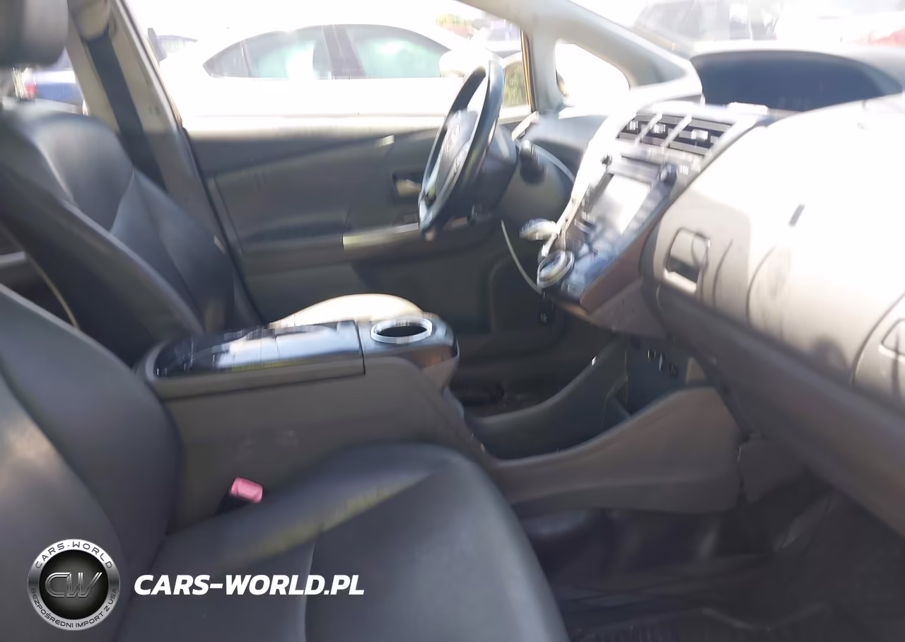 2013 Toyota Prius V Five VIN:JTDZN3EUXD3226590 - 5