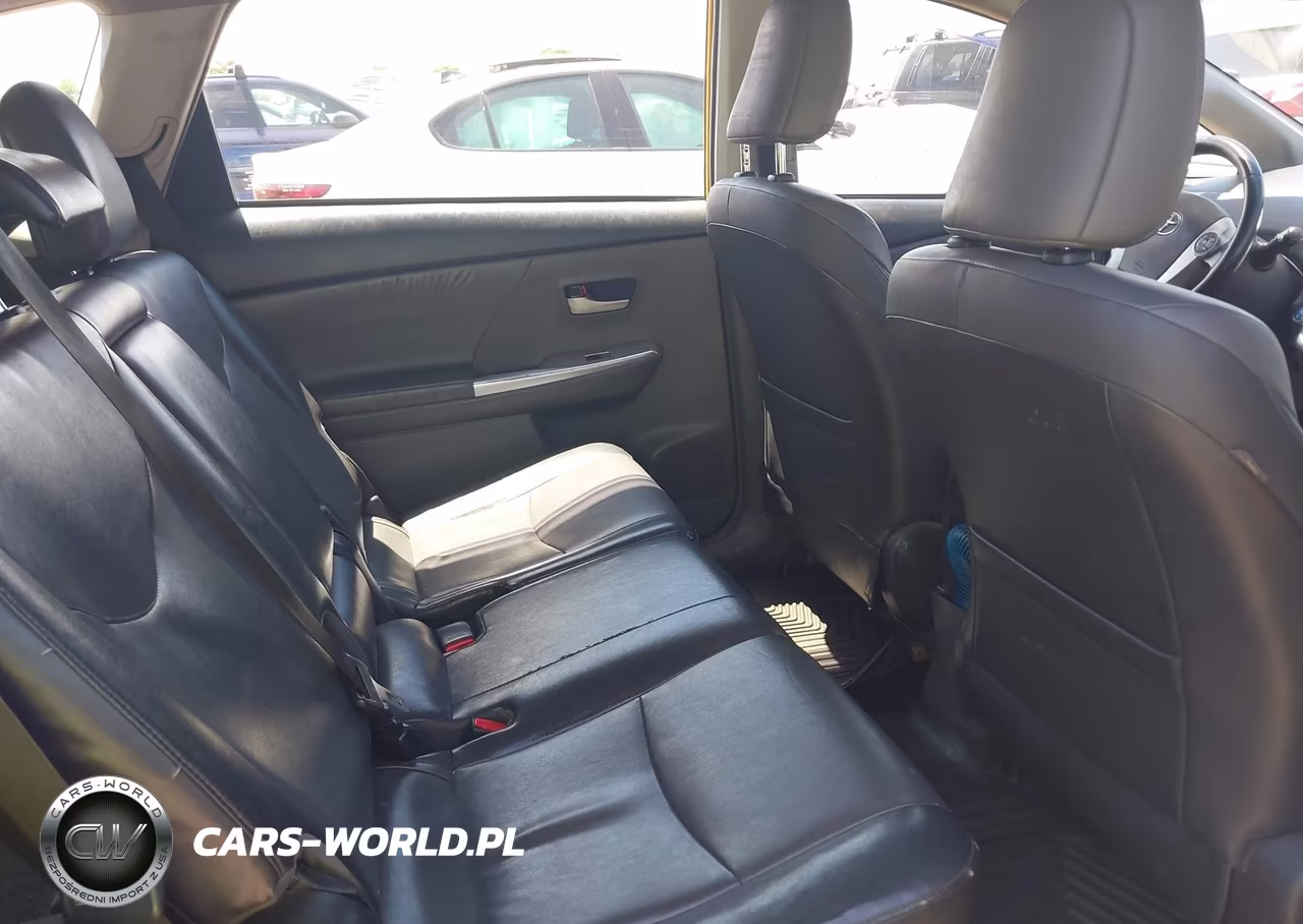2013 Toyota Prius V Five VIN:JTDZN3EUXD3226590 - 8