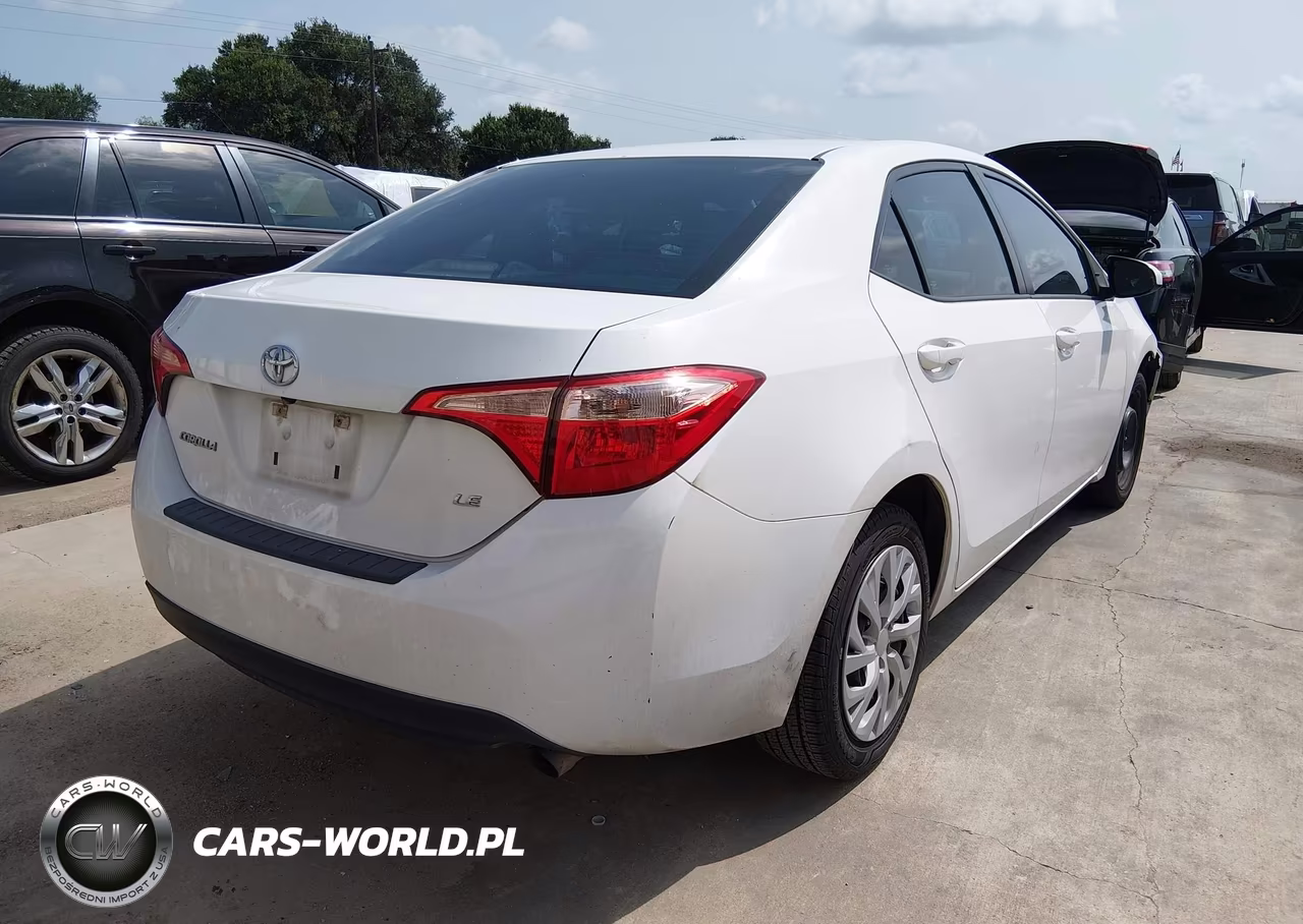 2017 Toyota Corolla Le VIN:5YFBURHE7HP720320 - 4