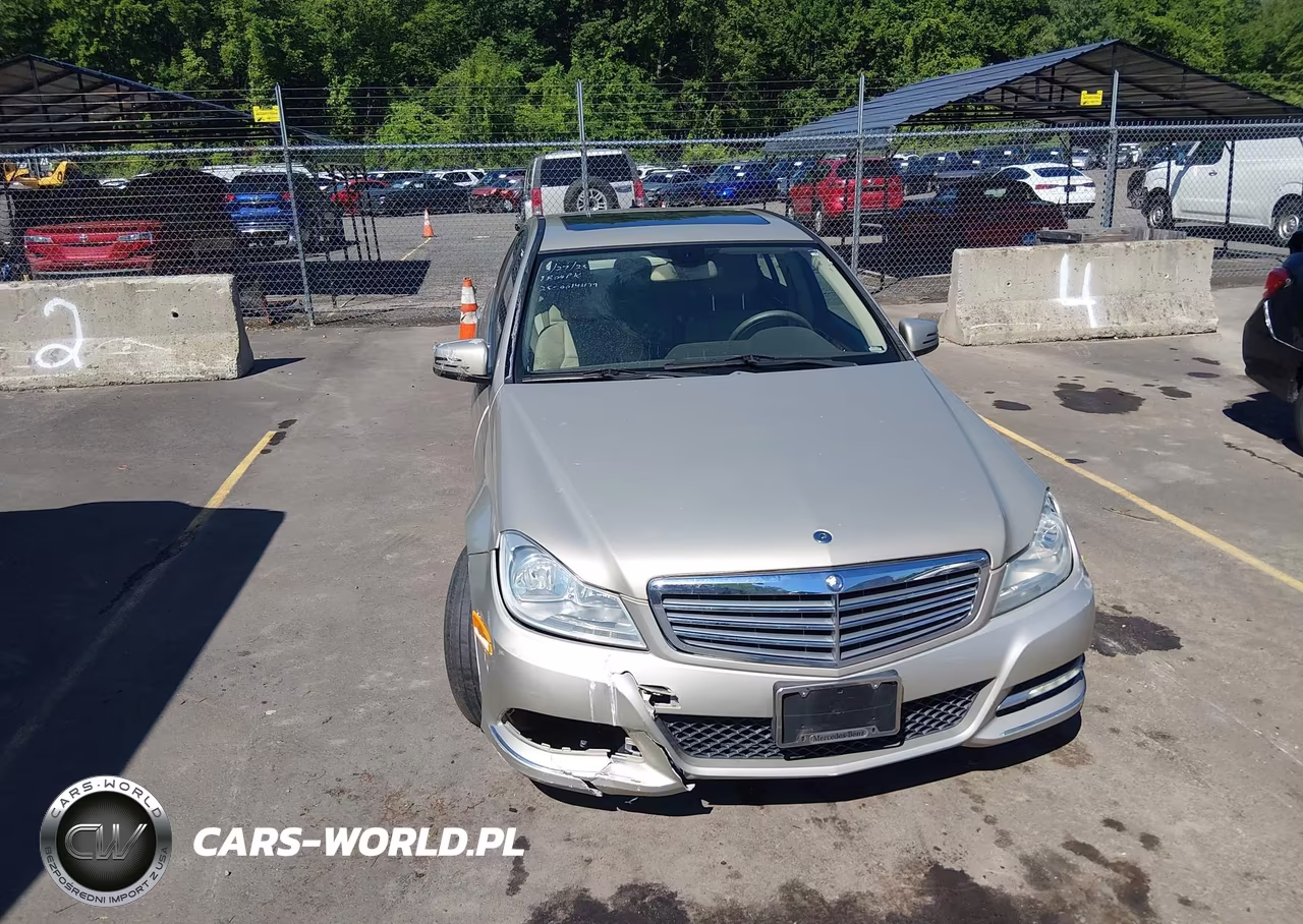 2012 Mercedes-Benz C 300 Luxury 4Matic VIN:WDDGF8BB0CR196778 - 6