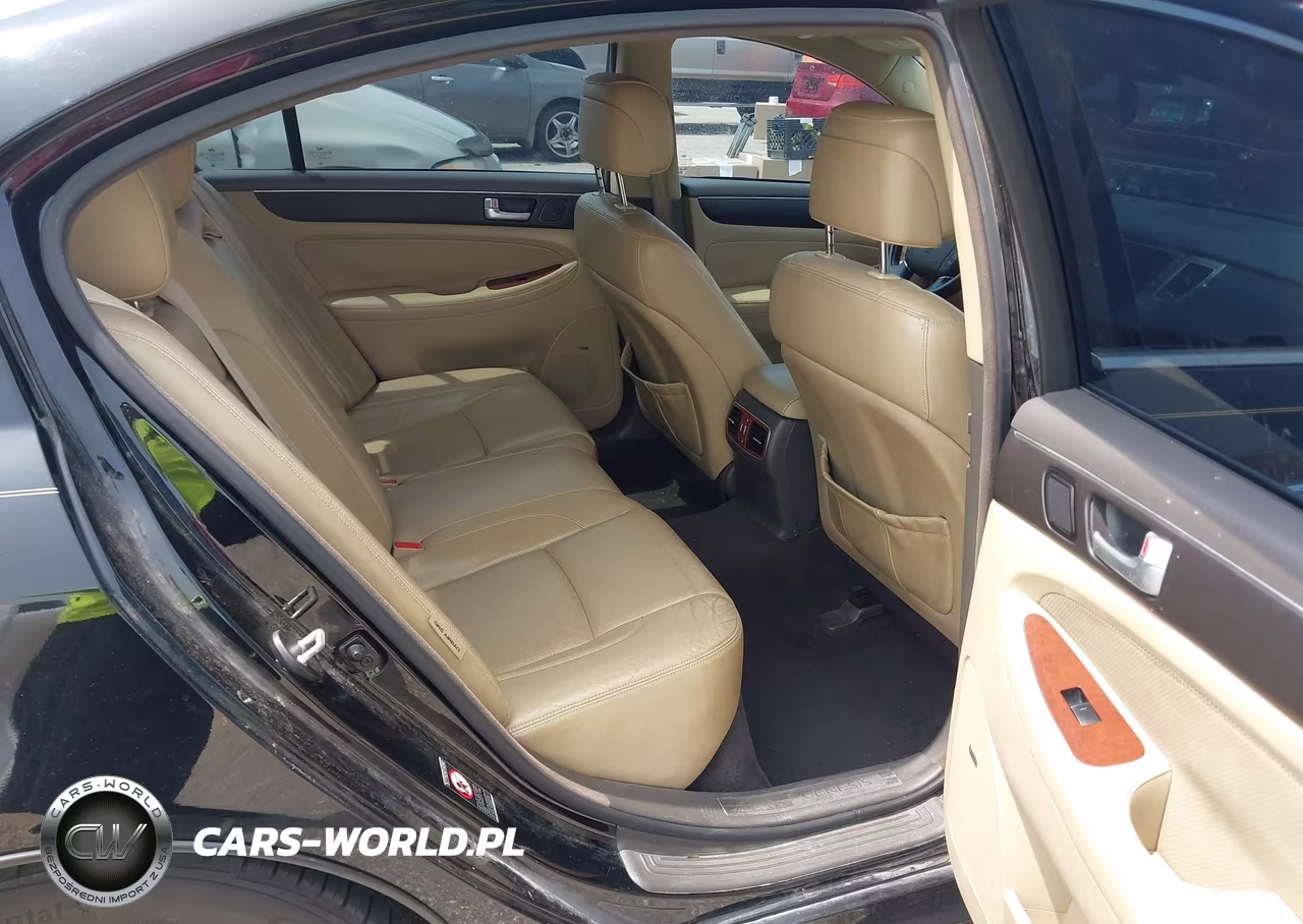 2013 Hyundai Genesis 3.8 VIN:KMHGC4DD2DU229414 - 8