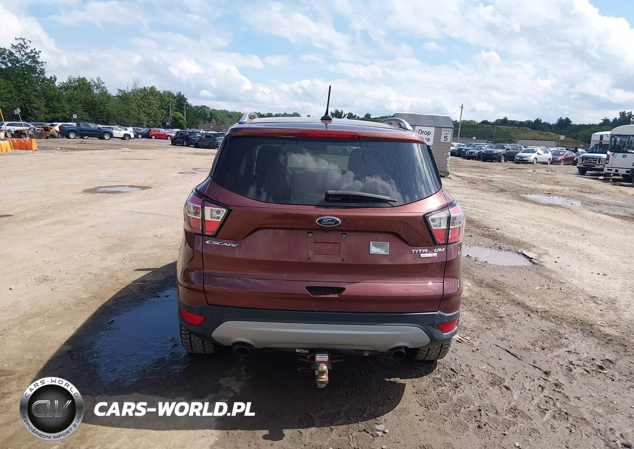 2018 Ford Escape Titanium VIN:1FMCU9J93JUB15880 - 16