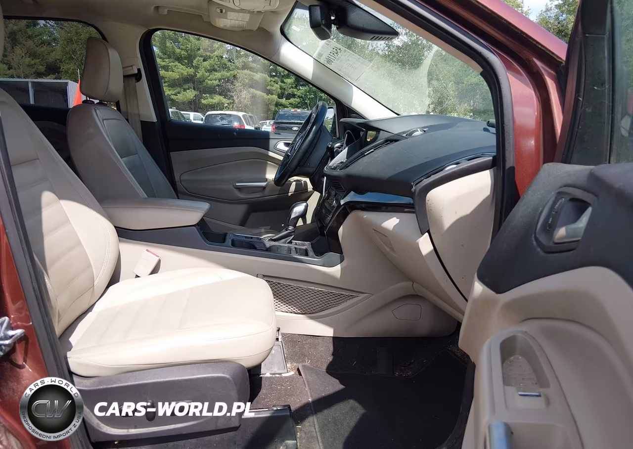 2018 Ford Escape Titanium VIN:1FMCU9J93JUB15880 - 5