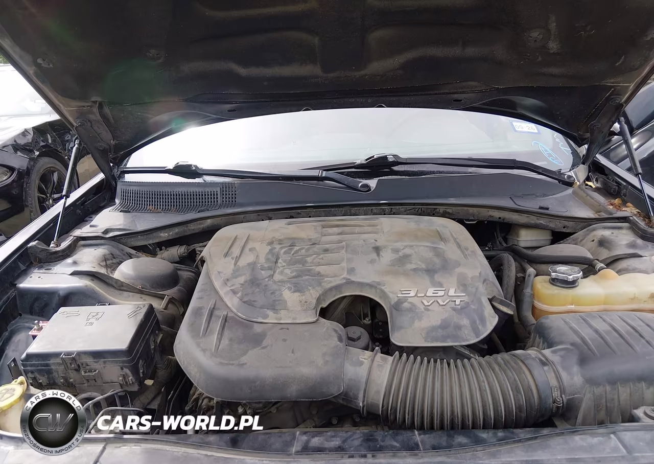 2014 Chrysler 300 VIN:2C3CCAAG7EH121668 - 10