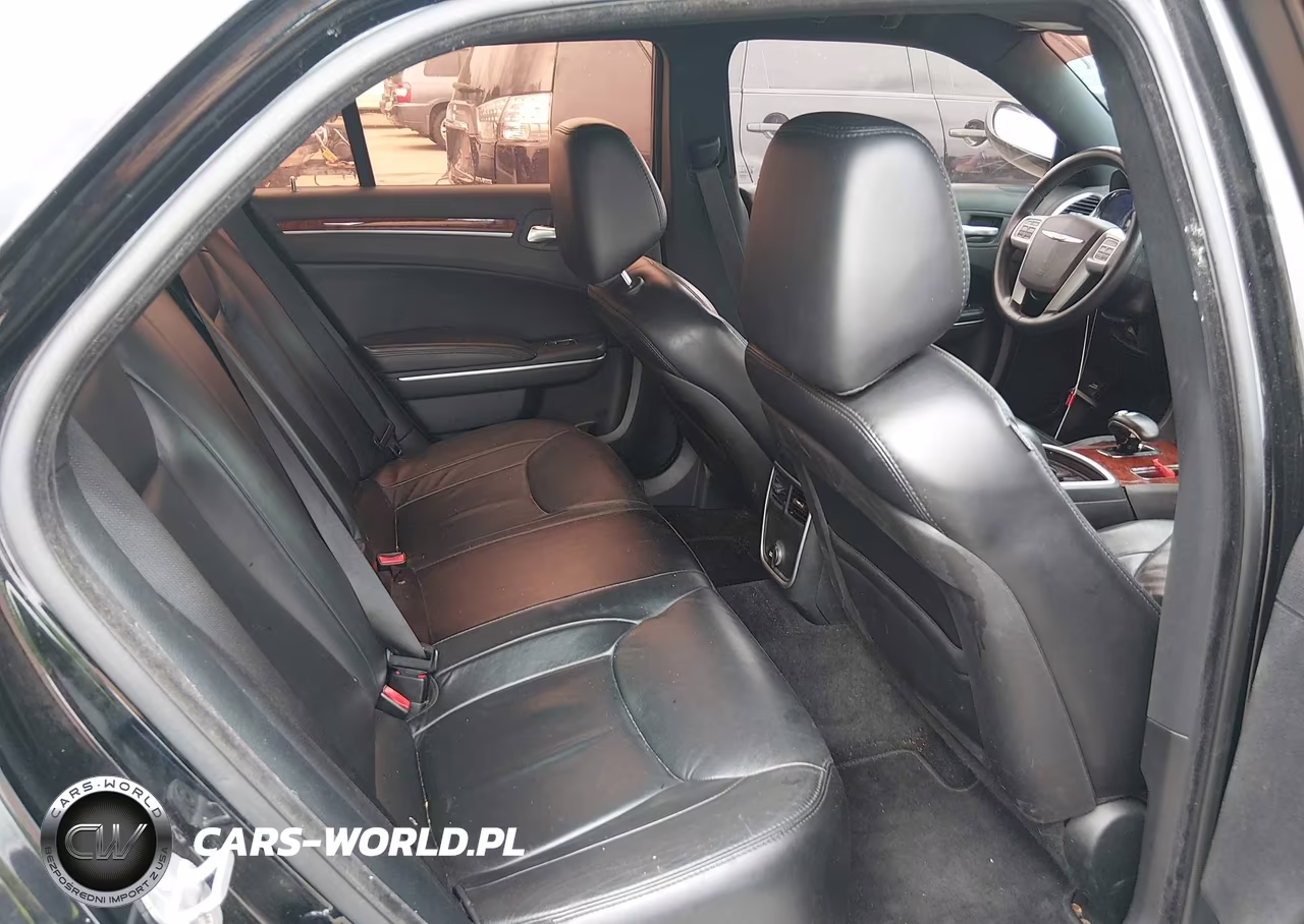 2014 Chrysler 300 VIN:2C3CCAAG7EH121668 - 8