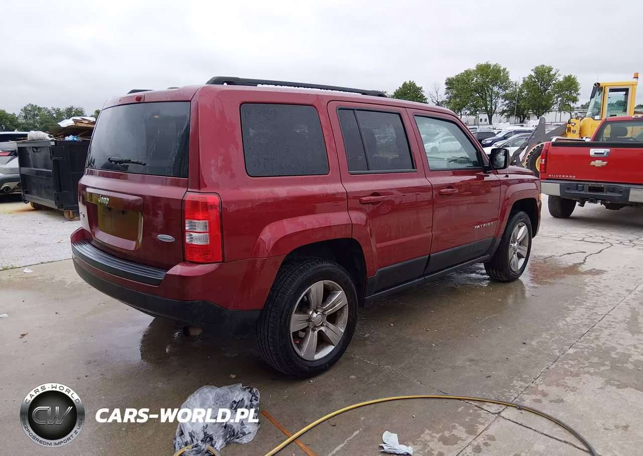 2016 Jeep Patriot Latitude VIN:1C4NJRFB6GD702536 - 4