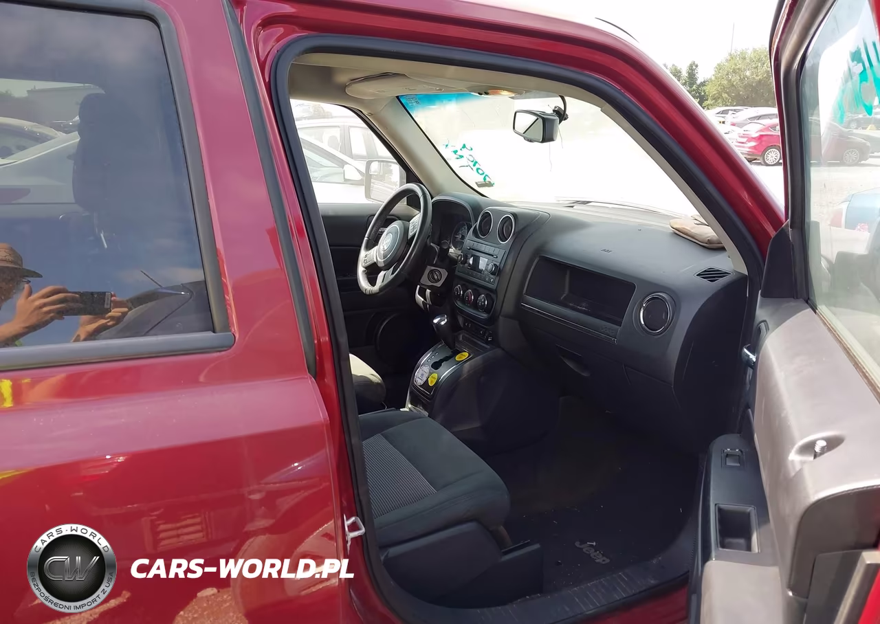 2016 Jeep Patriot Latitude VIN:1C4NJRFB6GD702536 - 5