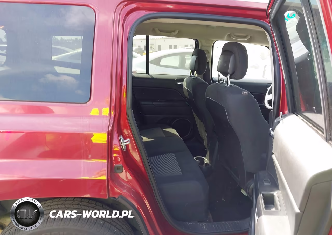 2016 Jeep Patriot Latitude VIN:1C4NJRFB6GD702536 - 8