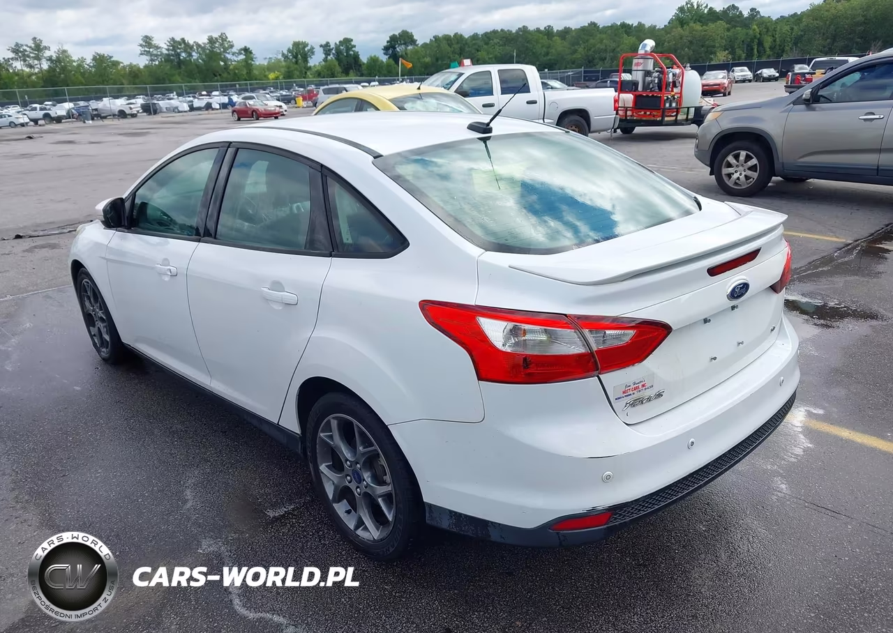 2013 Ford Focus Se VIN:1FADP3F2XDL326261 - 3