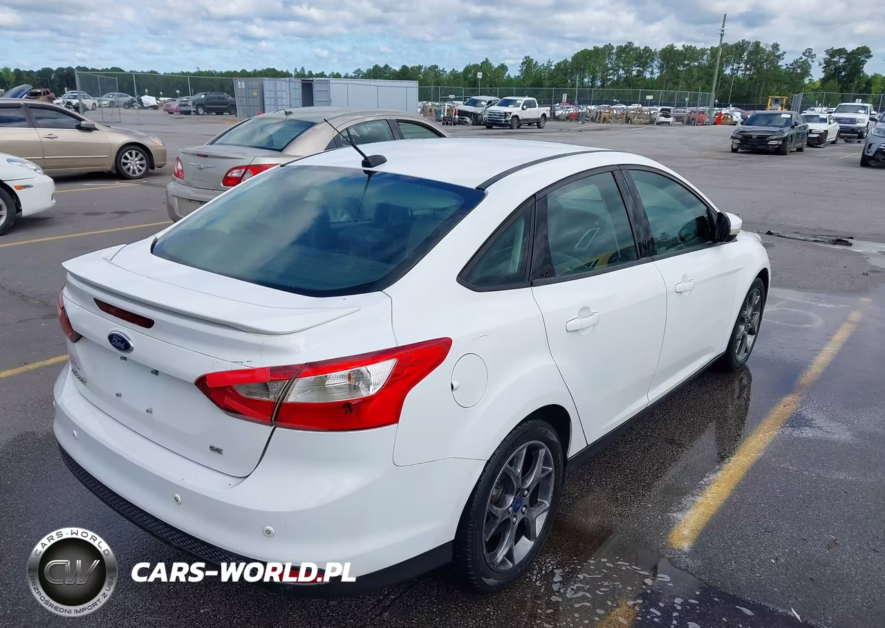 2013 Ford Focus Se VIN:1FADP3F2XDL326261 - 4