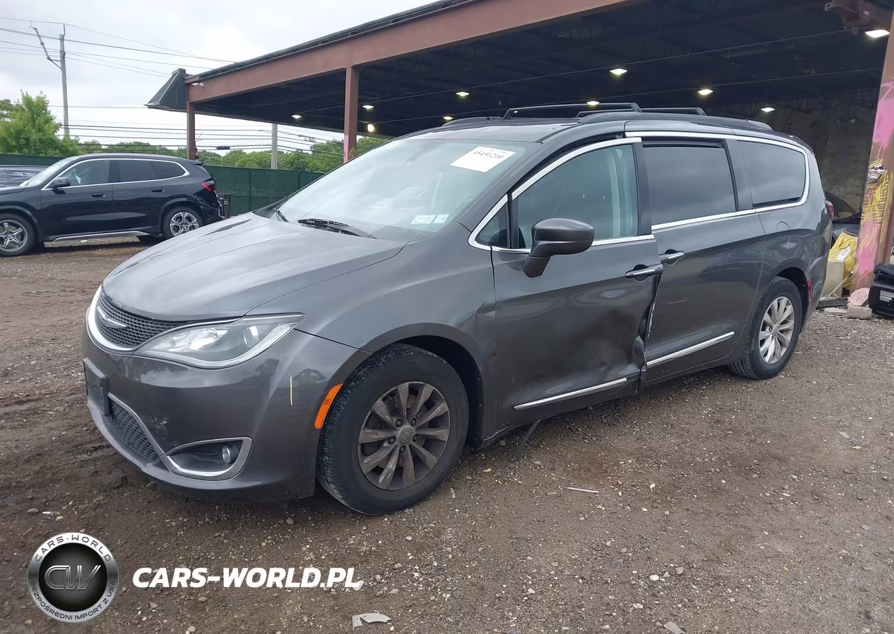 2017 Chrysler Pacifica Touring-L VIN:2C4RC1BG5HR569460 - 2