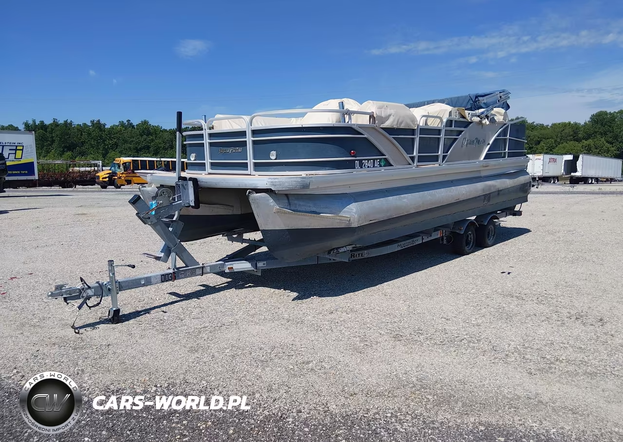 2011 Godfrey Pontoon VIN:5A4DCFV23B2010036 - 2